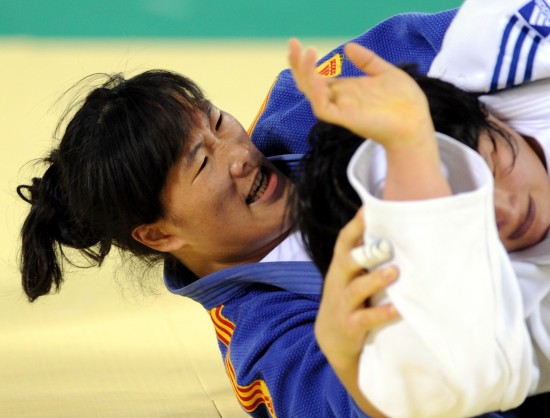 韩国柔道选手在激烈角逐中晋级,士气大振 韩国柔道选手在激烈角逐中晋级,士气大振