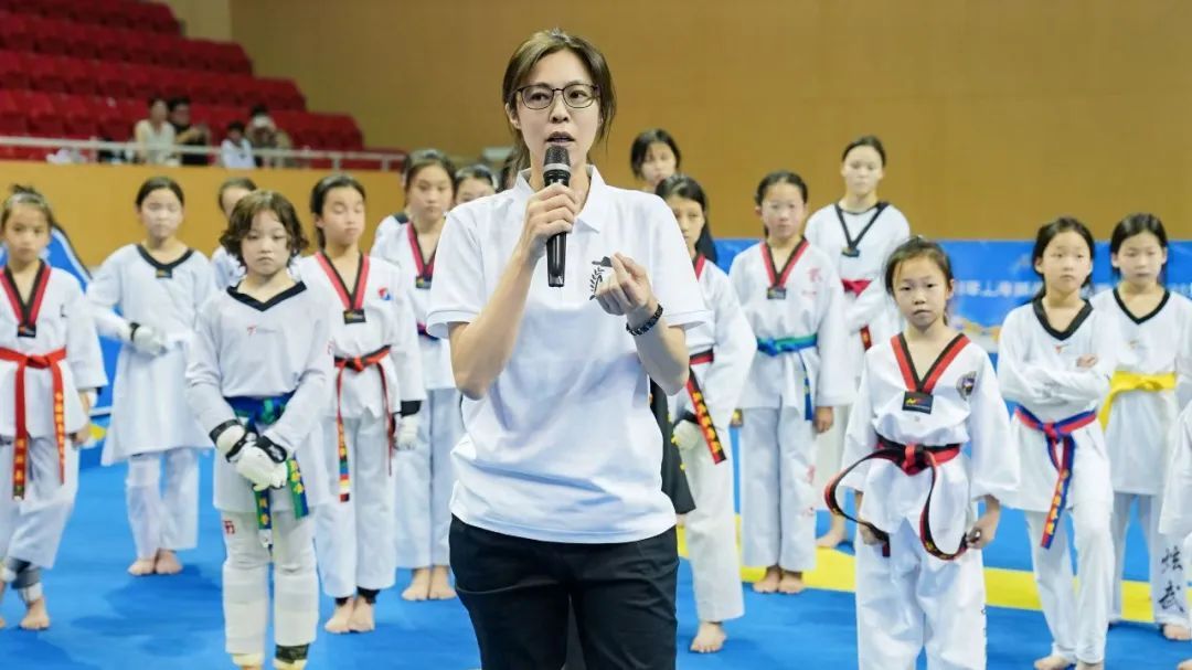 跆拳道赛场：泰国选手表现抢眼，士气大振