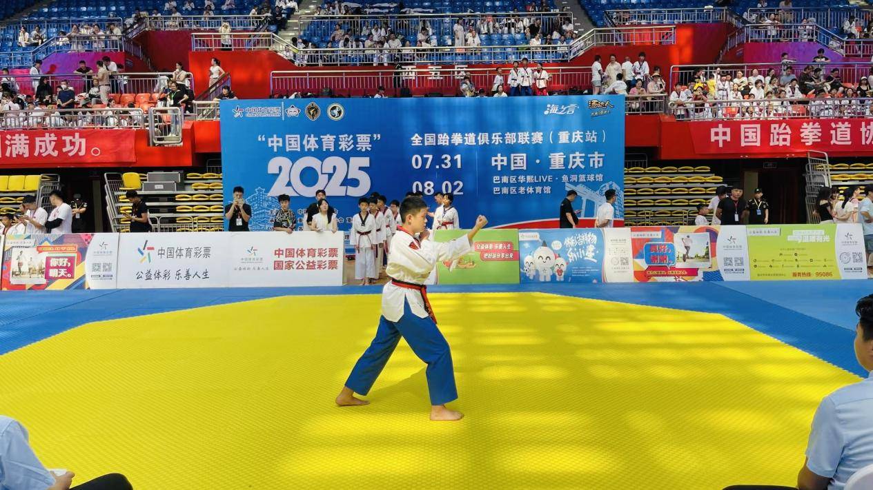 跆拳道赛场：泰国选手表现抢眼，士气大振