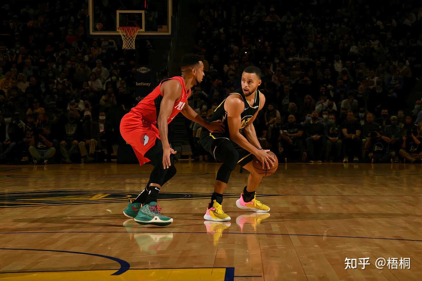 欧洲篮球超级联赛半决赛开启，全场震撼