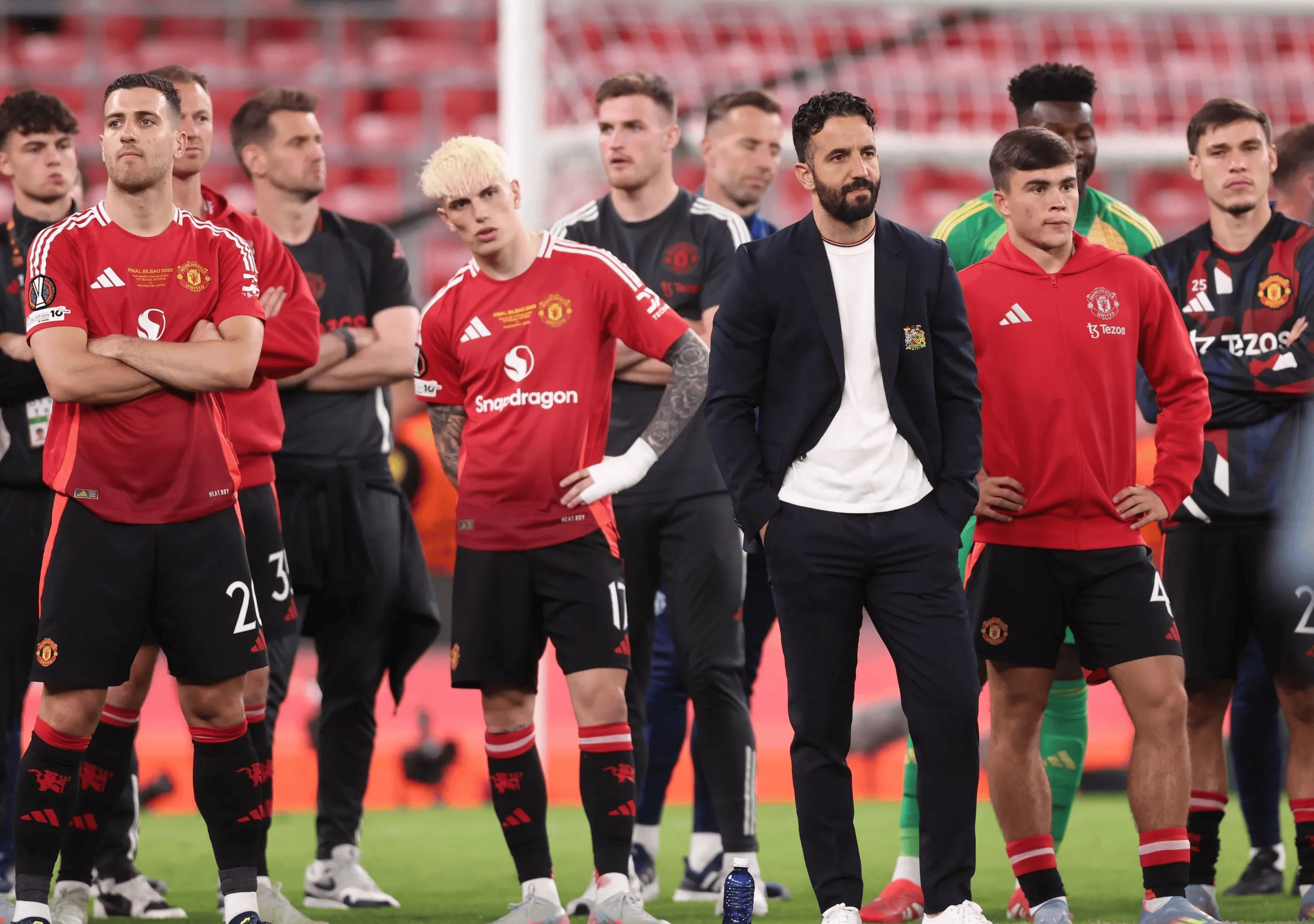 曼联球员积极备战,士气高昂,战绩斐然 曼联球员积极备战,士气高昂,战绩斐然