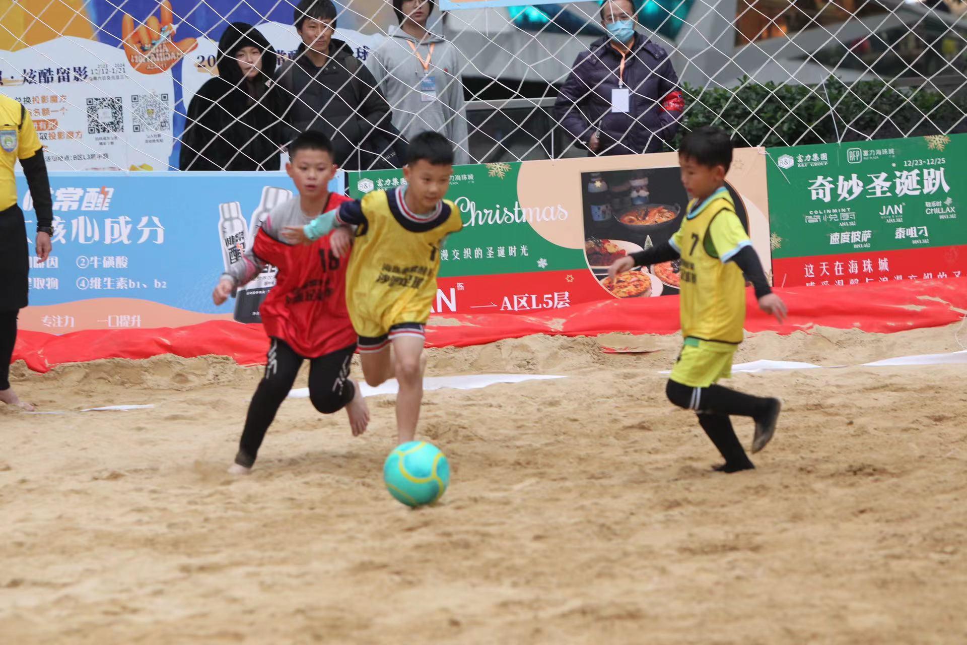 国际足坛魅影现身,运动场上星光熠熠迷人眼眸,战绩斐然 国际足坛魅影现身,运动场上星光熠熠迷人眼眸,战绩斐然