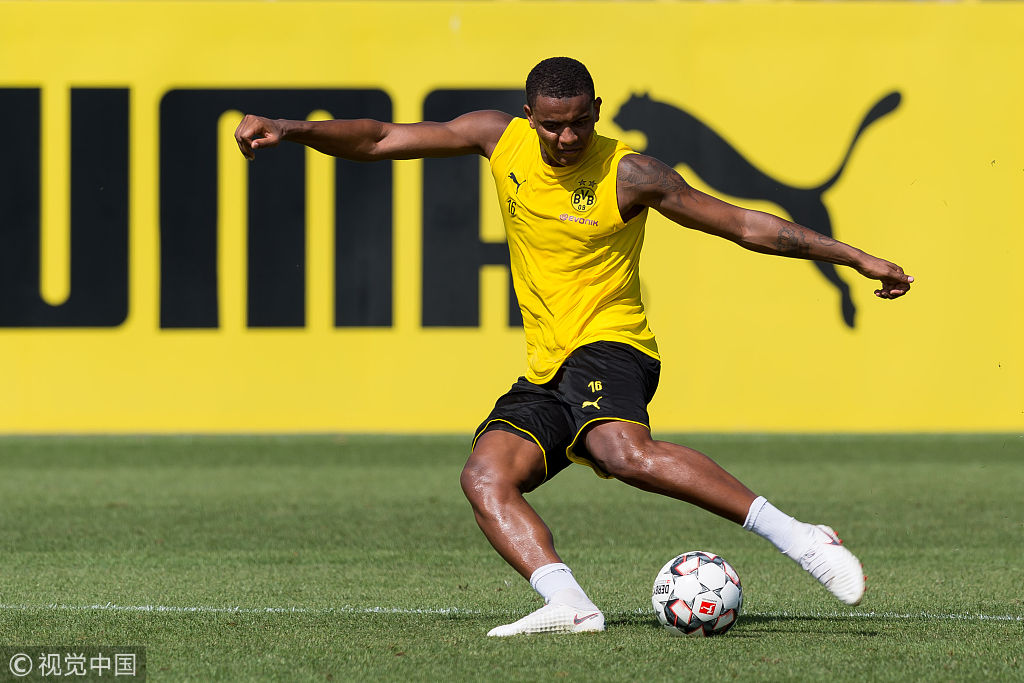 包含追逐梦想：德甲球队的训练日常现场，战绩斐然的词条