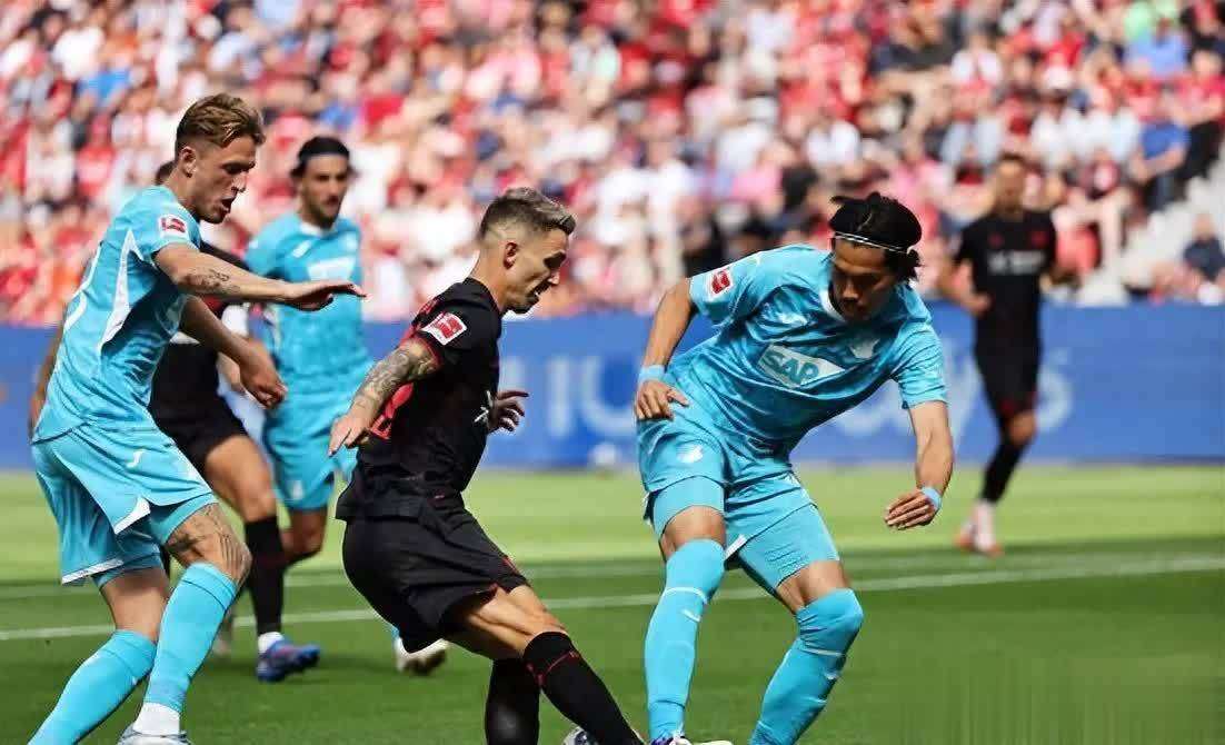 德甲霸主遭到逆转,小组领先地位受到威胁,气势如虹 德甲霸主遭到逆转,小组领先地位受到威胁,气势如虹