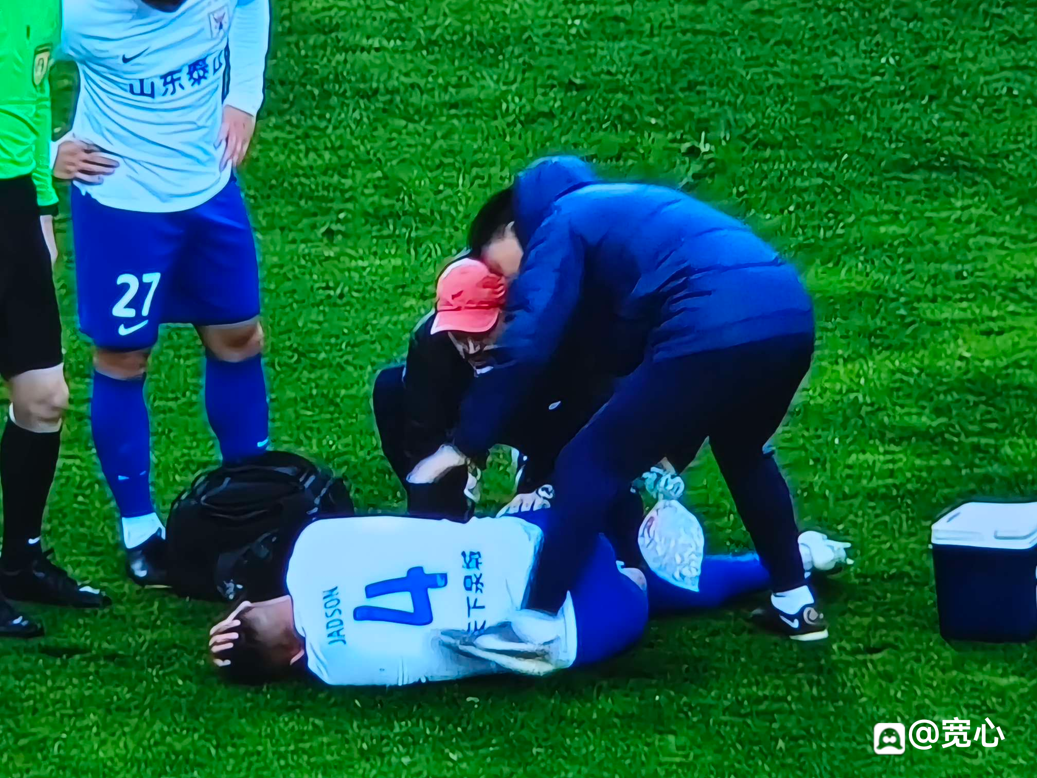 长春亚泰客场失利，遭遇连败窘境，掌声雷动的简单介绍