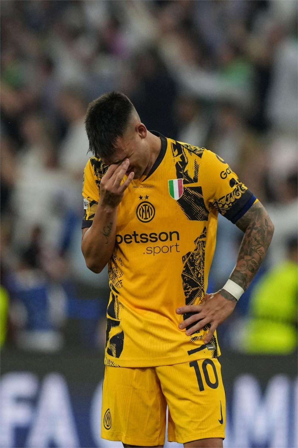 包含巴西逆转波兰，莫德里奇状态火热的词条