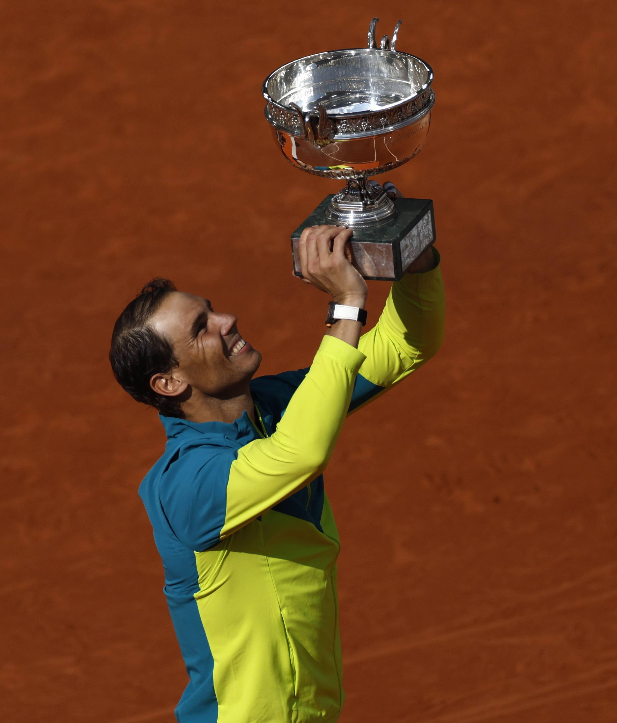 戴维斯杯绝杀法网，纳达尔点燃赛场的简单介绍