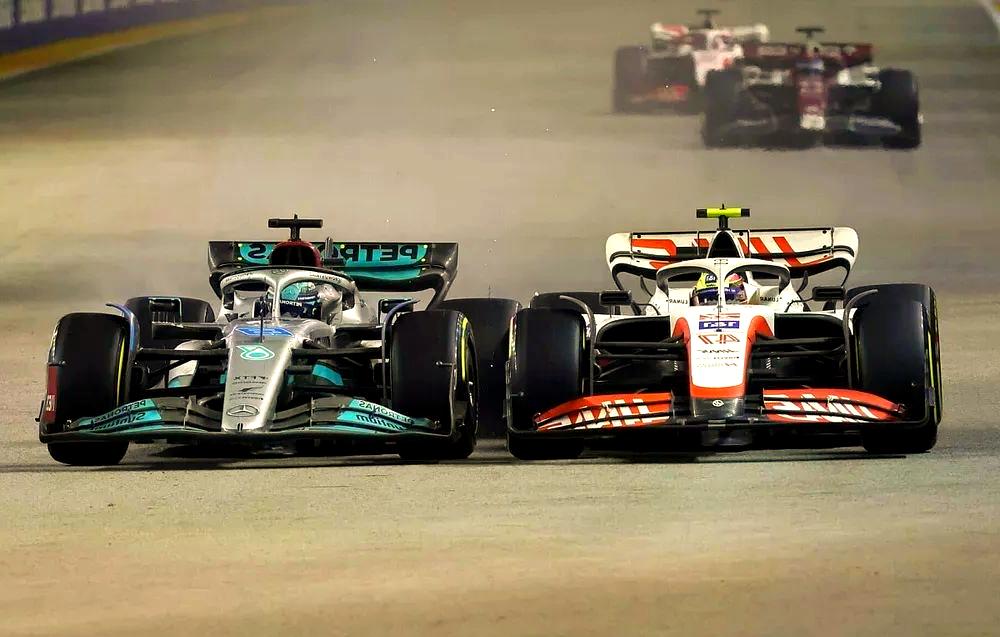 开云体育下载-哈斯车队力克梅赛德斯，汉密尔顿扛起全队