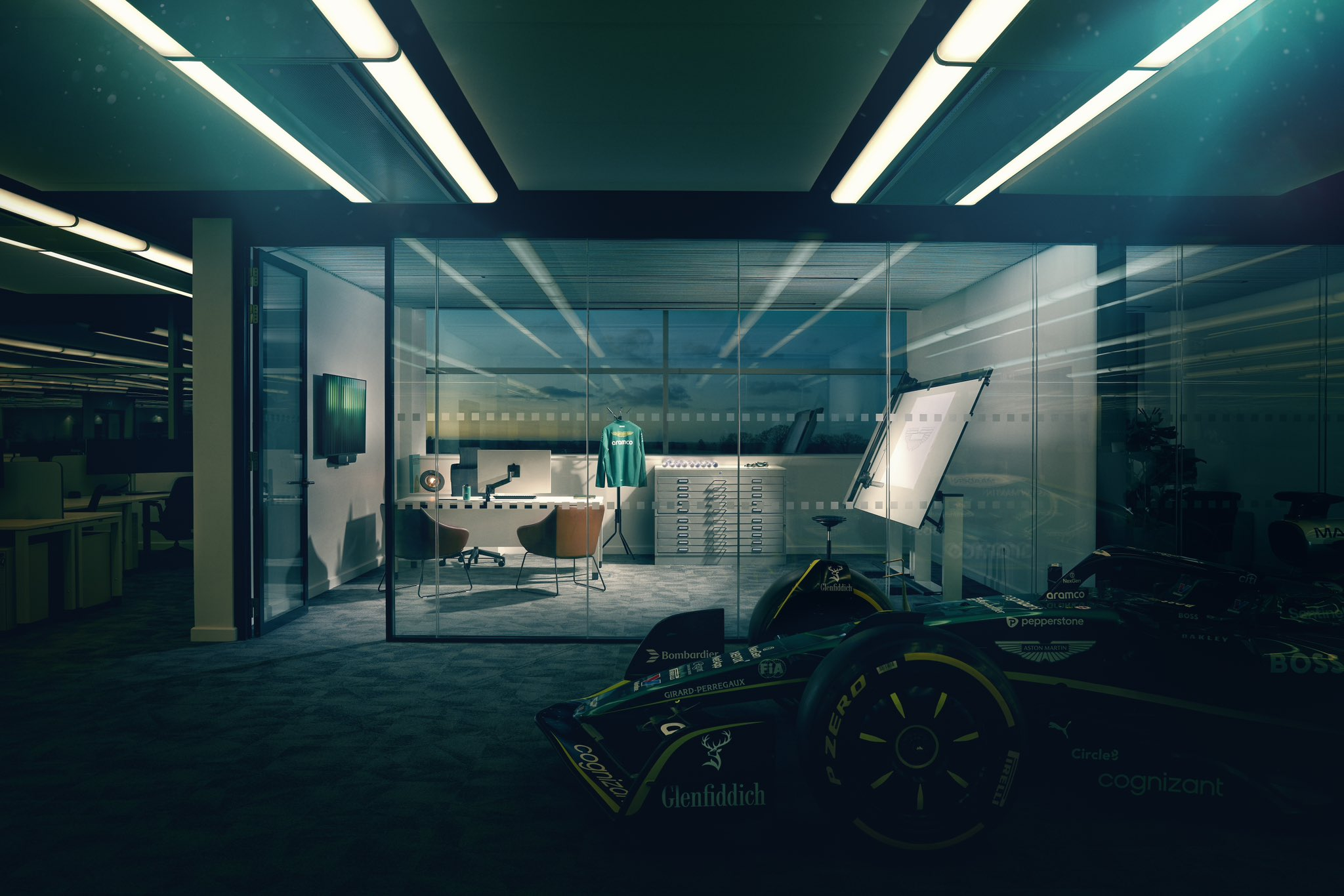 索伯车队逆转阿斯顿马丁,塞恩斯点燃赛场 索伯车队逆转阿斯顿马丁,塞恩斯点燃赛场