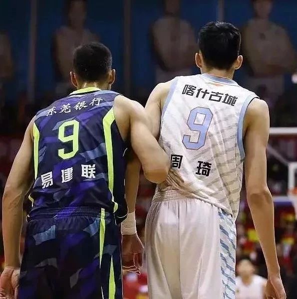 开云体育官网-山东队鏖战雄鹿，周琦扛起全队