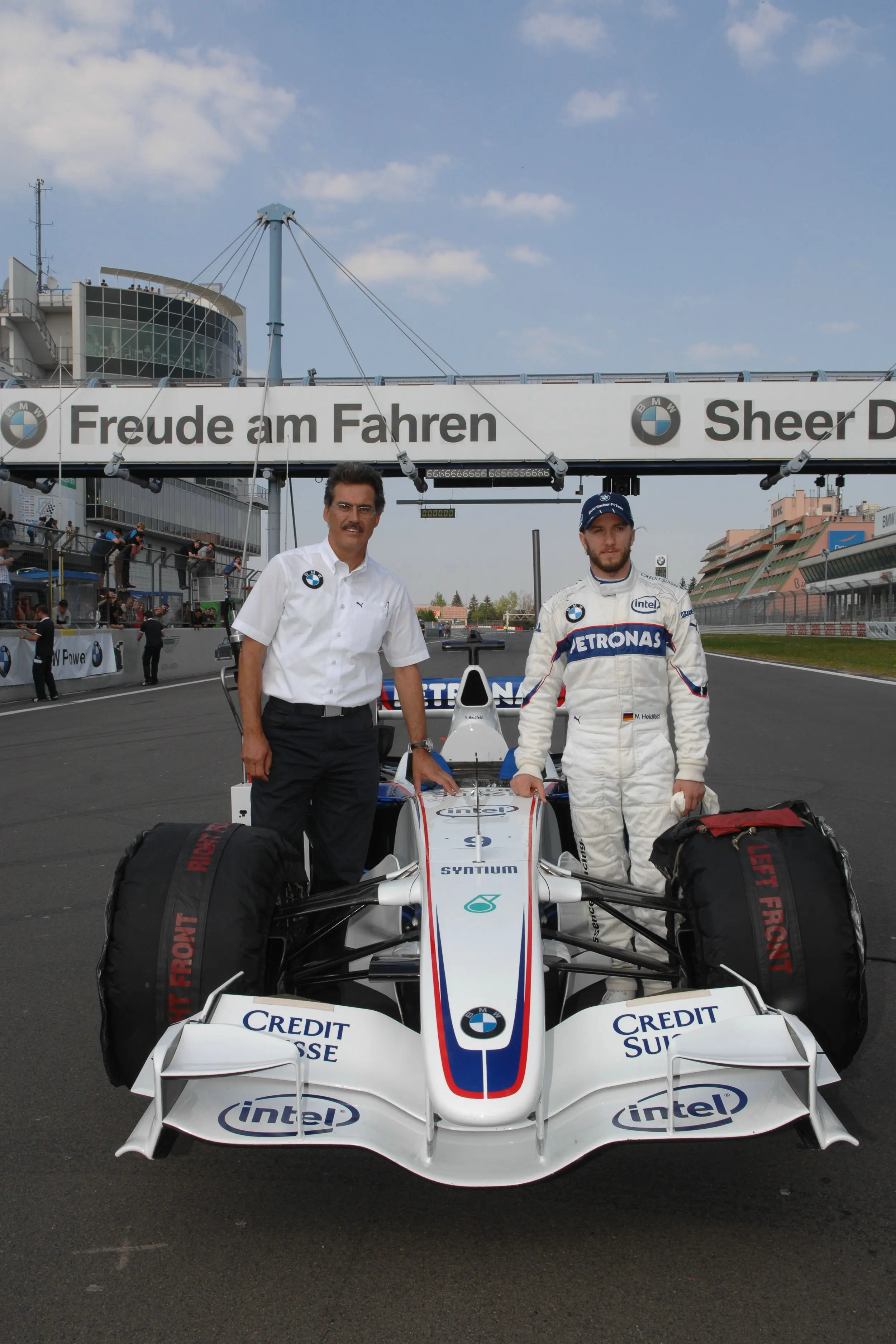 索伯车队险胜法拉利,塞恩斯扛起全队 索伯车队险胜法拉利,塞恩斯扛起全队